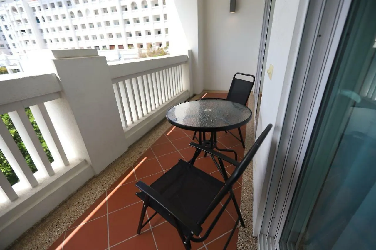 The Straits Quay Marina By Messina Clive Apartment George Town